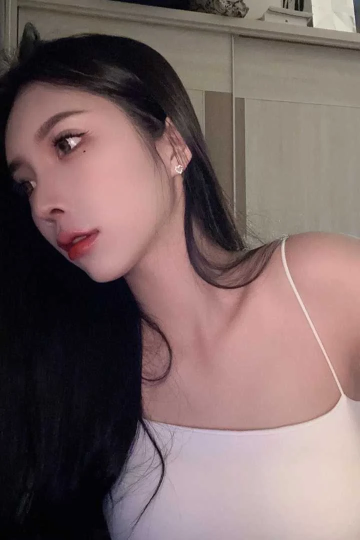 Tavirisa, female escort in Hong Kong, recommendation photo 2