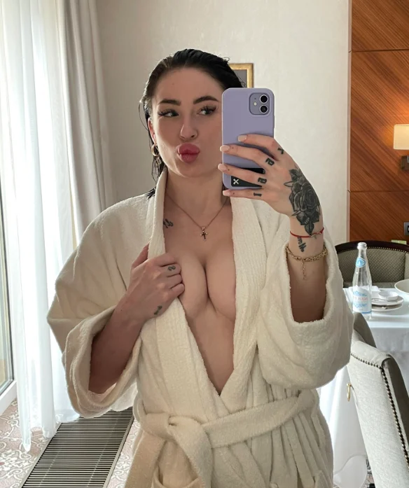 Deng Na, female escort in Hong Kong, recommendation photo 2