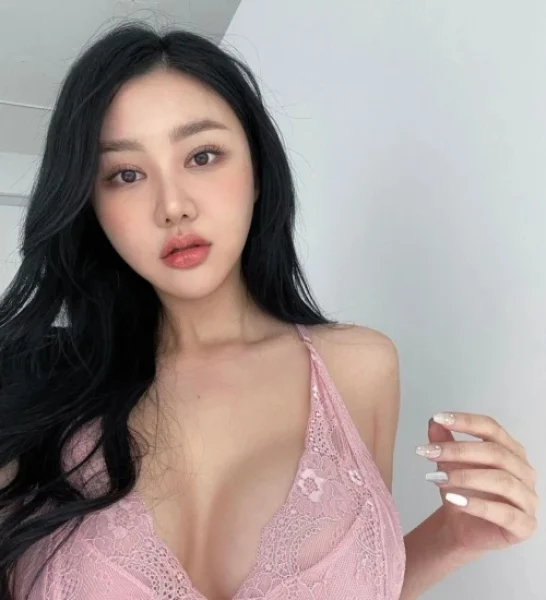Zhou Yan, Hong Kong profile photo 3