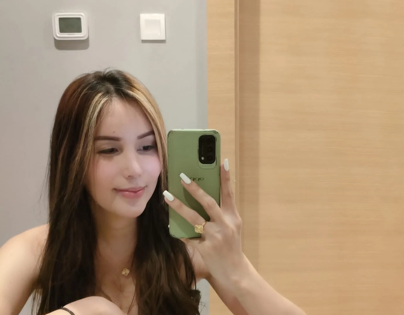 He Xin-Rina, Hong Kong profile photo 2