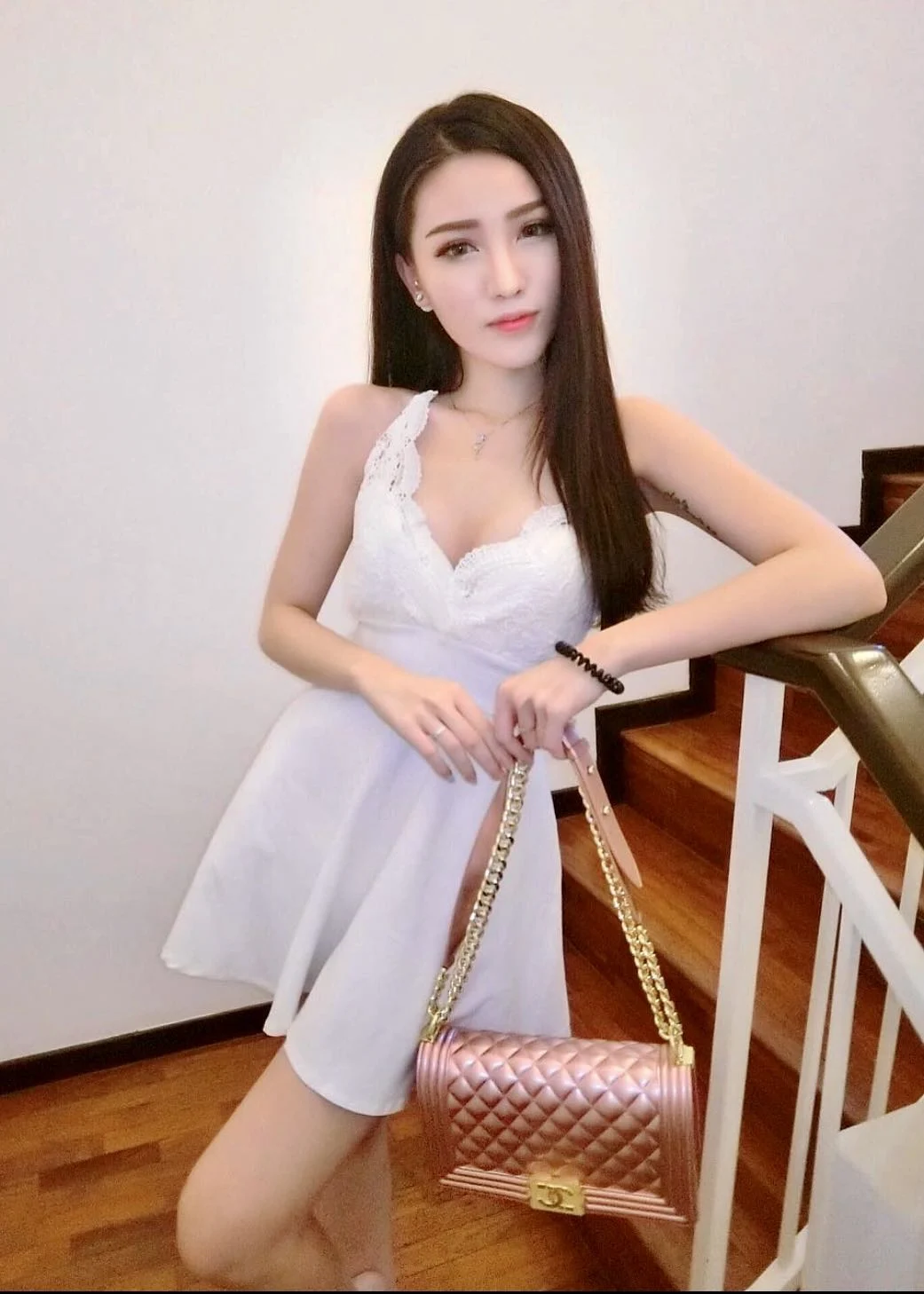 Luo Mina-Fang, female escort in Hong Kong, recommendation photo 3
