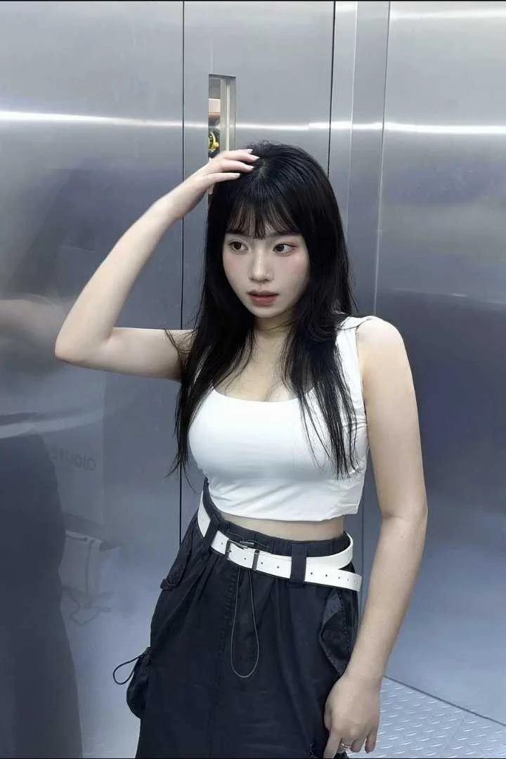 Jiang Ling-Yue, female escort in Hong Kong, recommendation photo 6