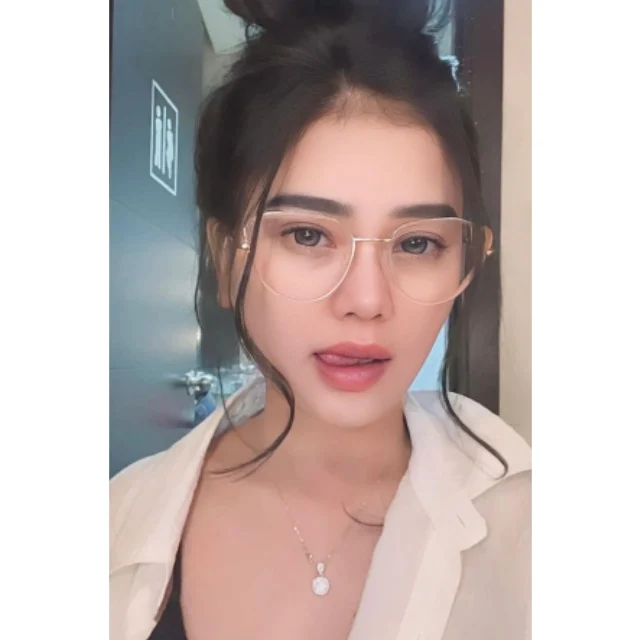 Yang Suyin-Fang, female escort in Hong Kong, recommendation photo 2