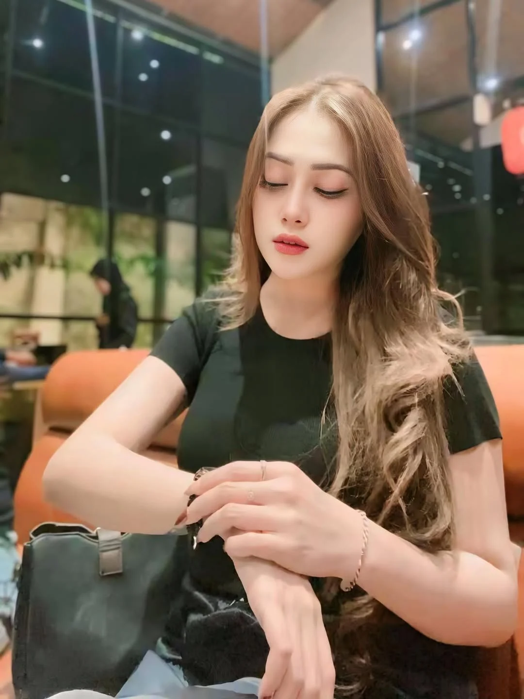Liang Ning, female escort in Hong Kong, recommendation photo 4