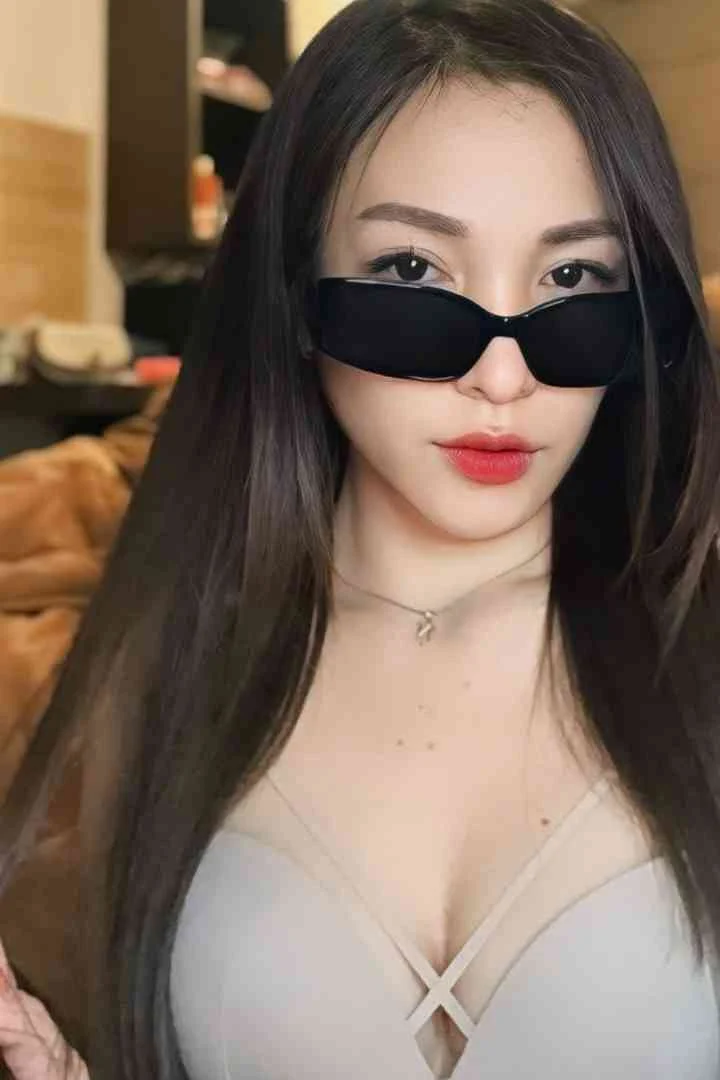 Zhou An, female escort in Hong Kong, recommendation photo 2