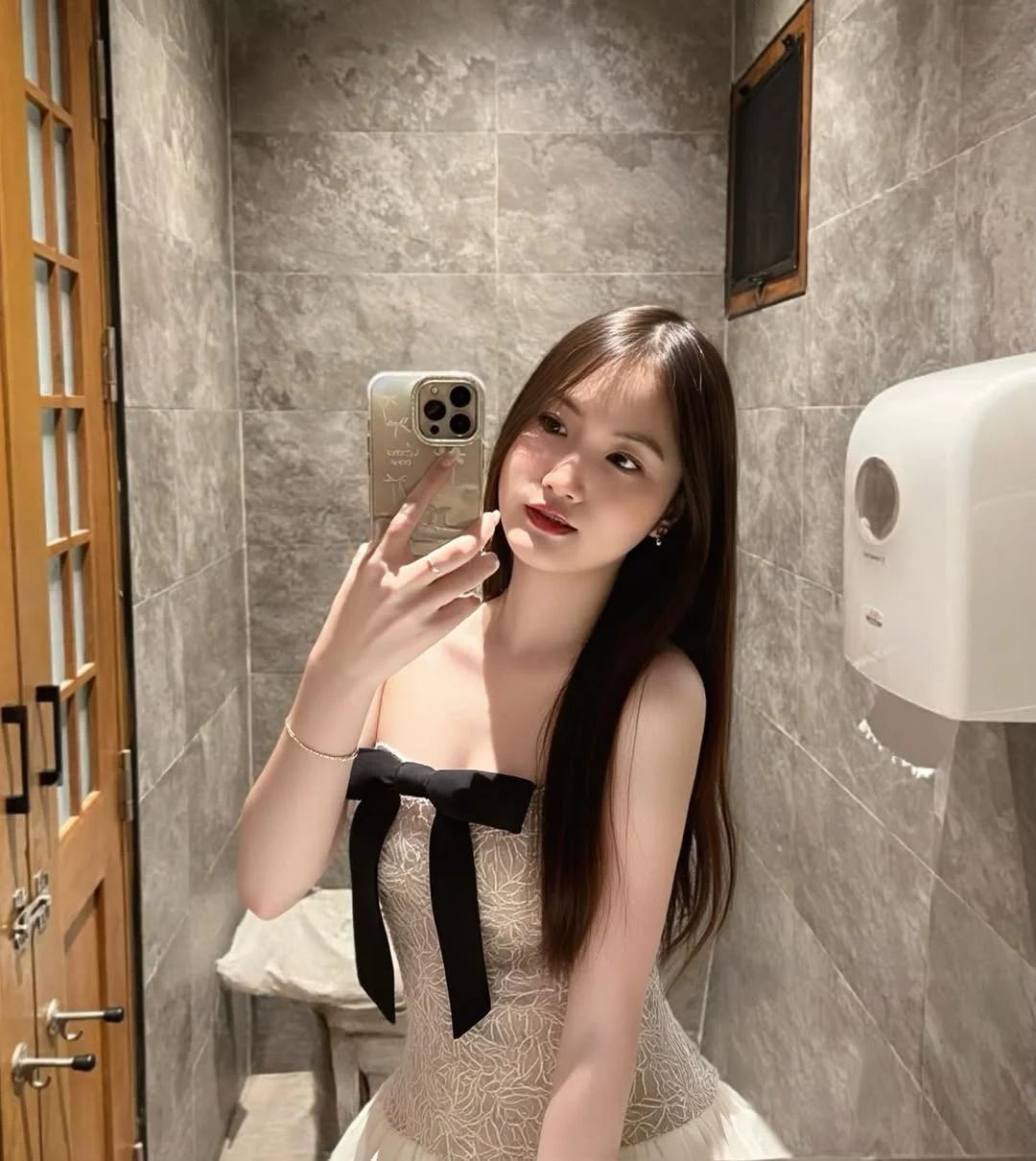 Hu Yuna-Ailin, Hong Kong profile photo 9