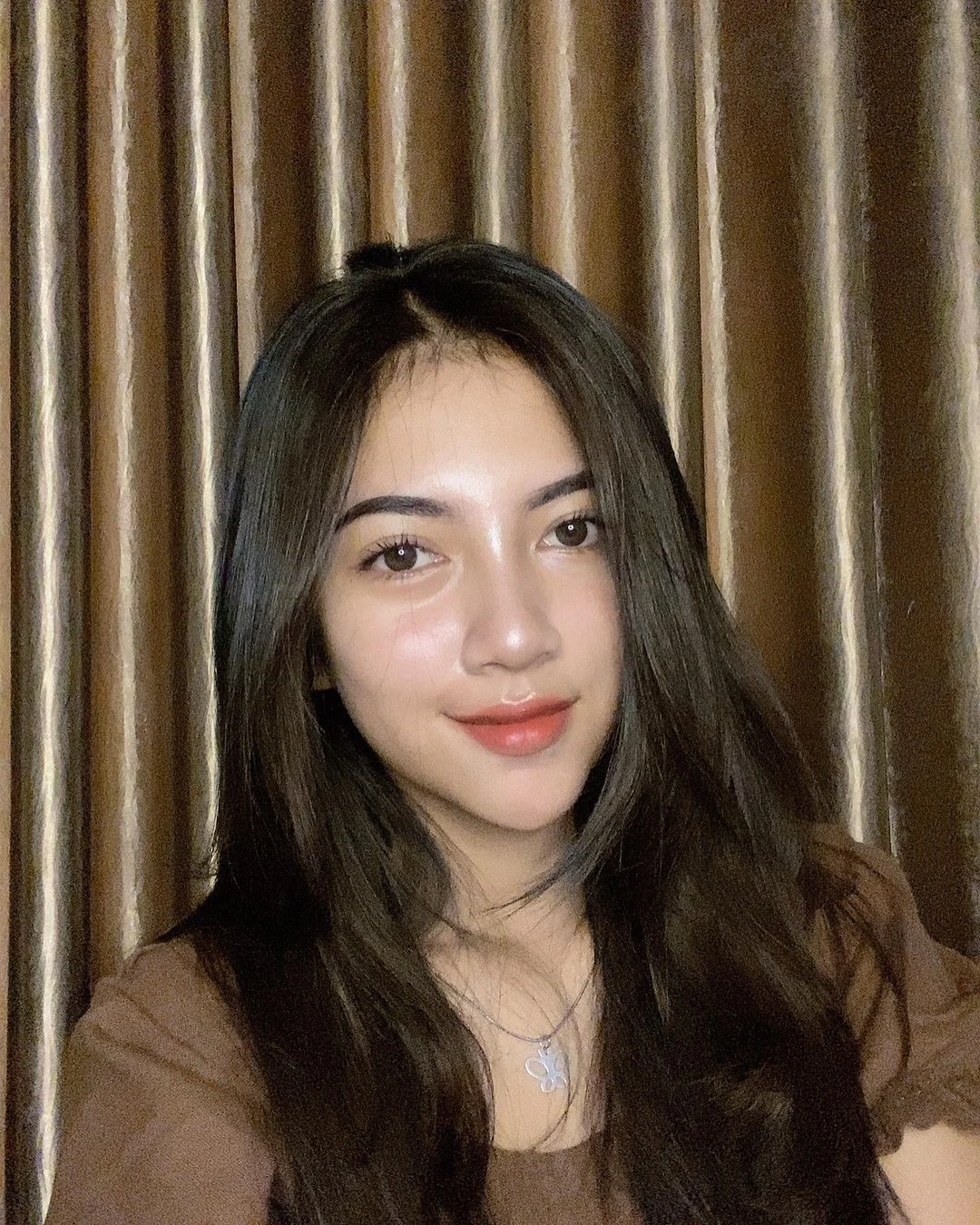 Deng Fang, female escort in Hong Kong, recommendation photo 6