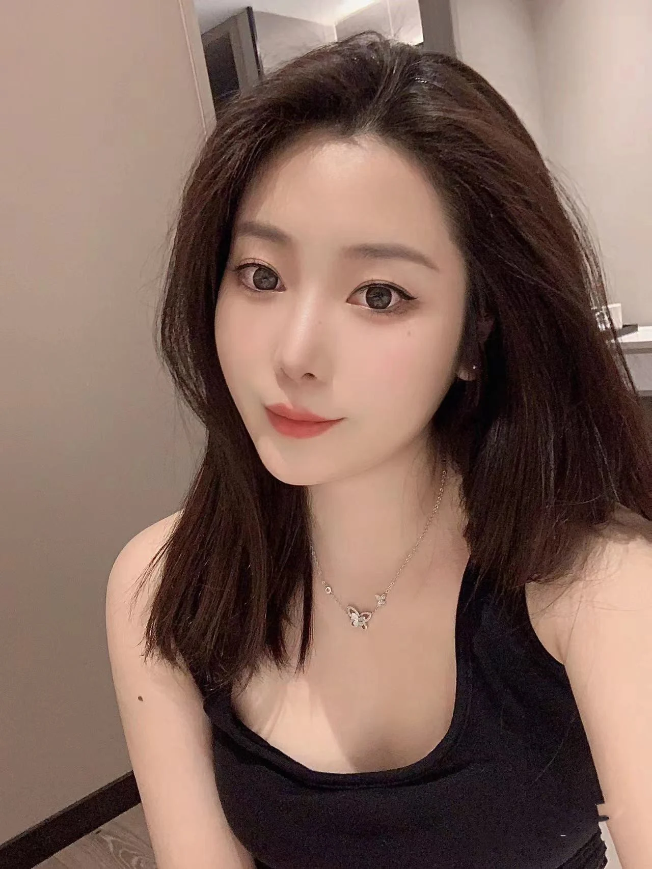 Wang Yue, female escort in Hong Kong, recommendation photo 1