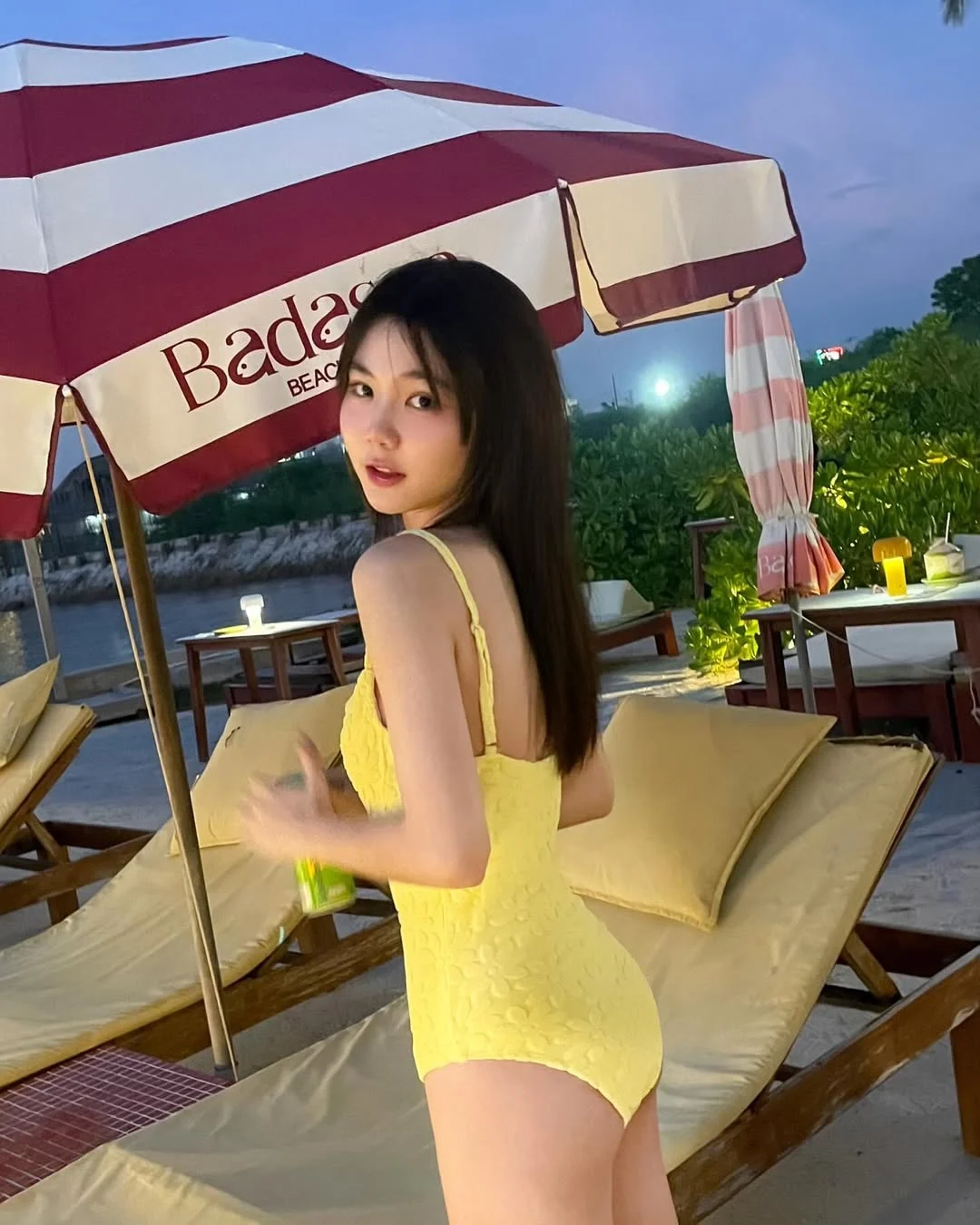 Zheng Ling, female escort in Hong Kong, recommendation photo 2