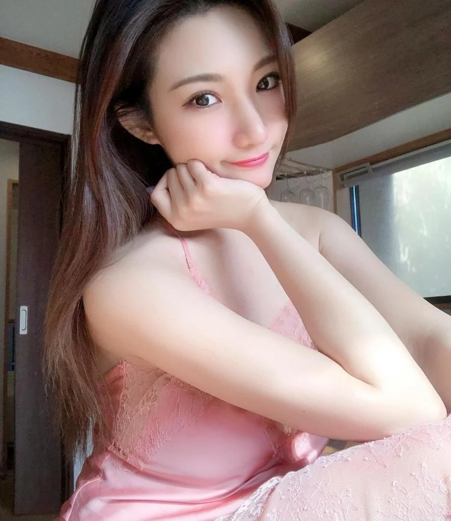 Peng Mei, female escort in Hong Kong, recommendation photo 2
