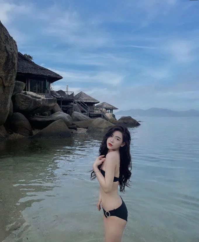 Han Jing-Suyin, Hong Kong profile photo 3
