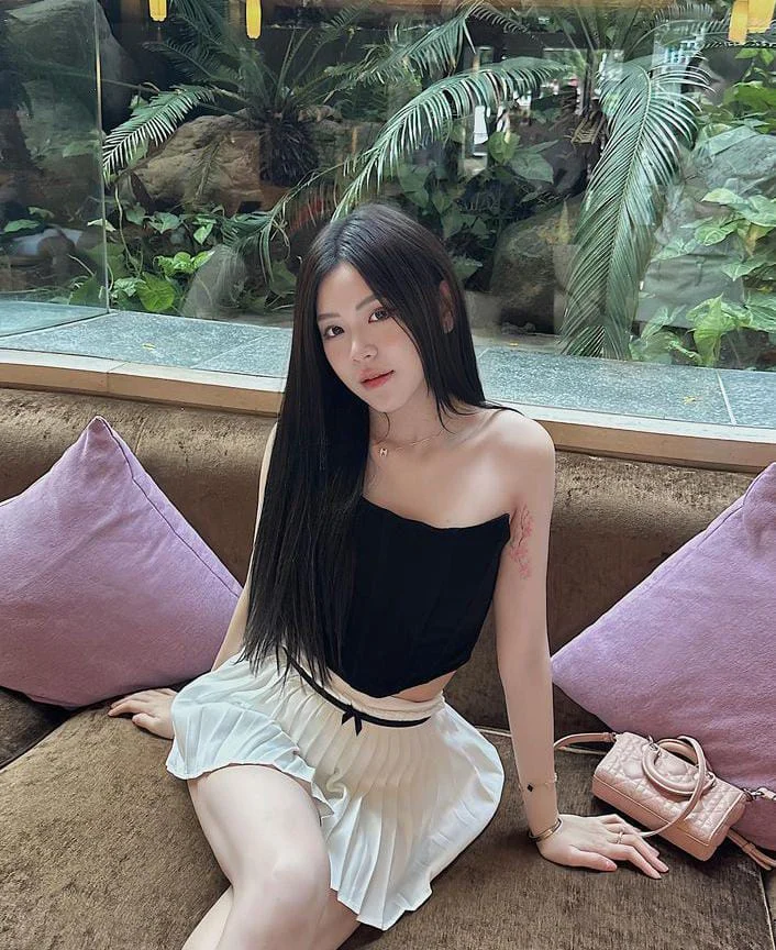 Han Jing-Suyin, Hong Kong profile photo 7