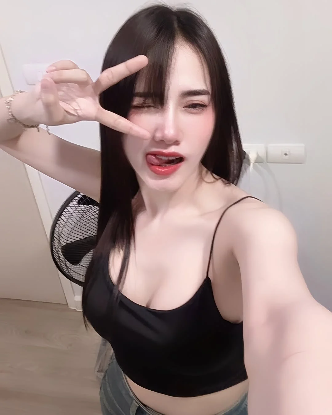 Xu Xiu, female escort in Hong Kong, recommendation photo 2