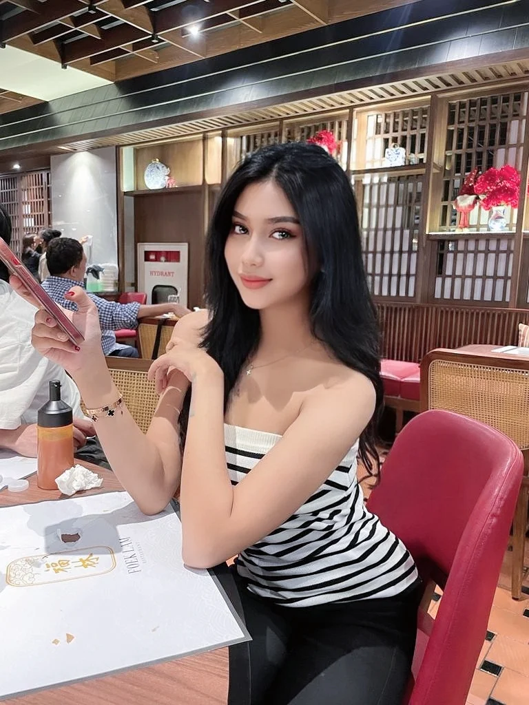 Huang Yan-Lian, female escort in Hong Kong, recommendation photo 6