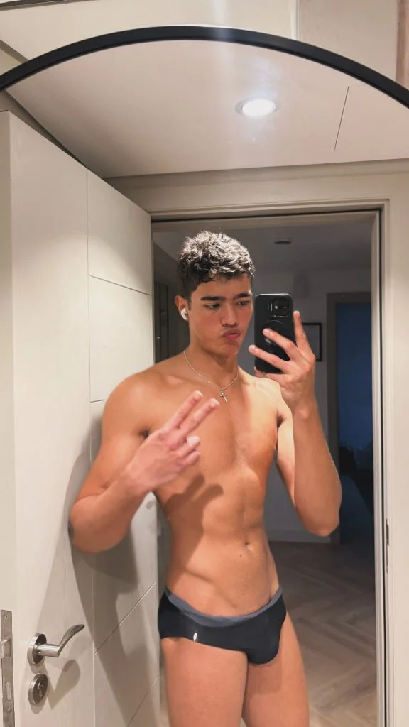 Ren Sky, male escort in Hong Kong, recommendation photo 5