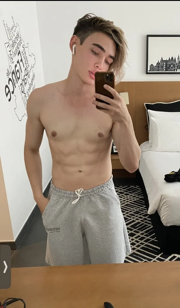 Peng Tao, male escort in Hong Kong, recommendation photo 1