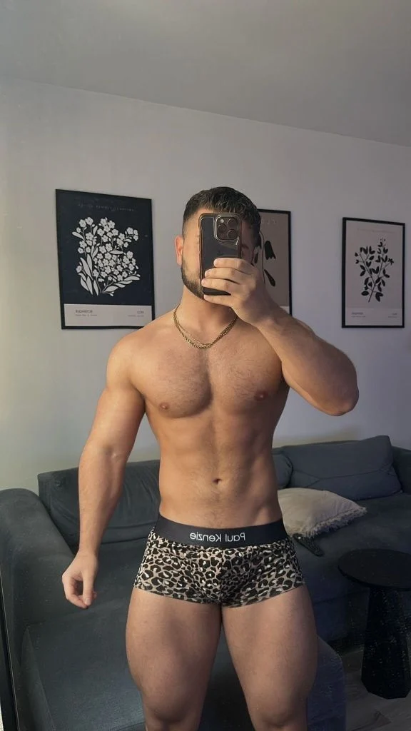 Luo Kai, male escort in Hong Kong, recommendation photo 3