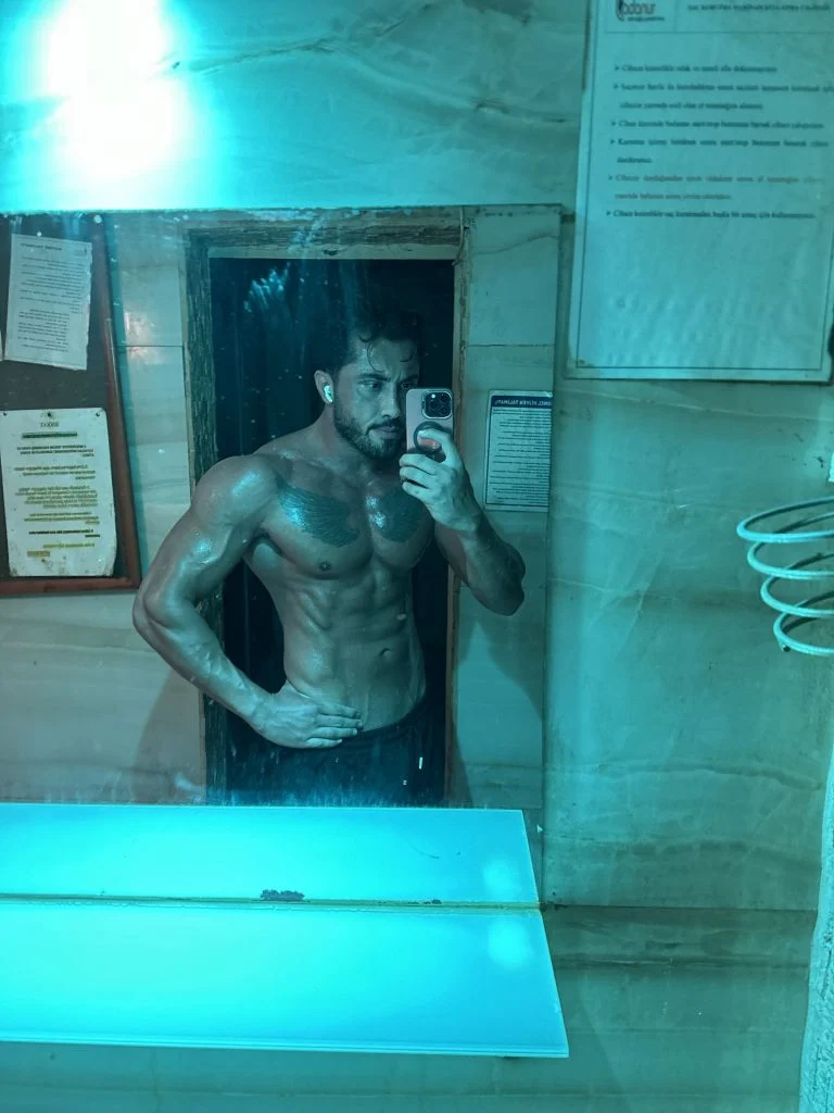 Cao Bo, male escort in Hong Kong, recommendation photo 4