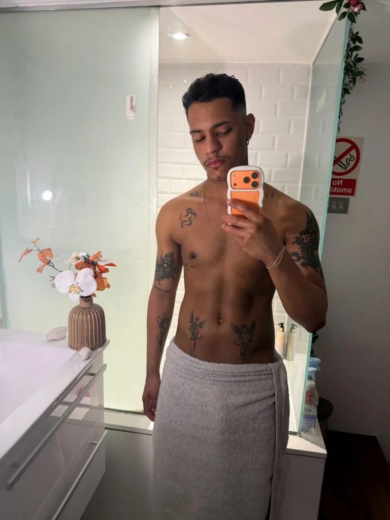 Yu Sky, male escort in Hong Kong, recommendation photo 2