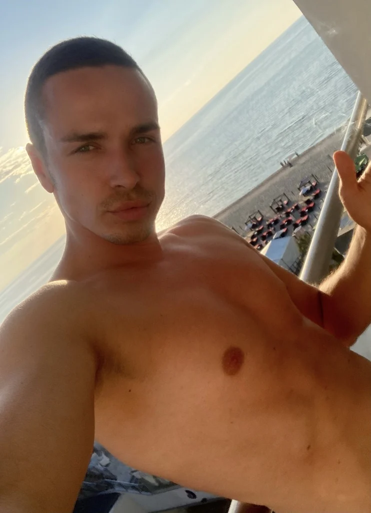 Pan Peng, male escort in Hong Kong, recommendation photo 6