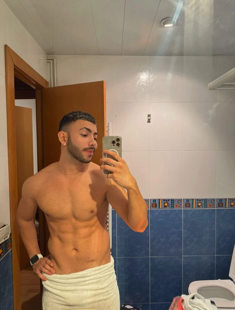 Feng Star, male escort in Hong Kong, recommendation photo 6