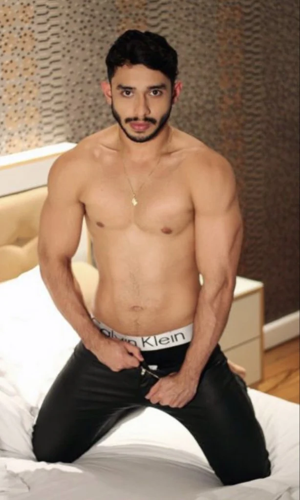 Wu Bo, male escort in Hong Kong, recommendation photo 5