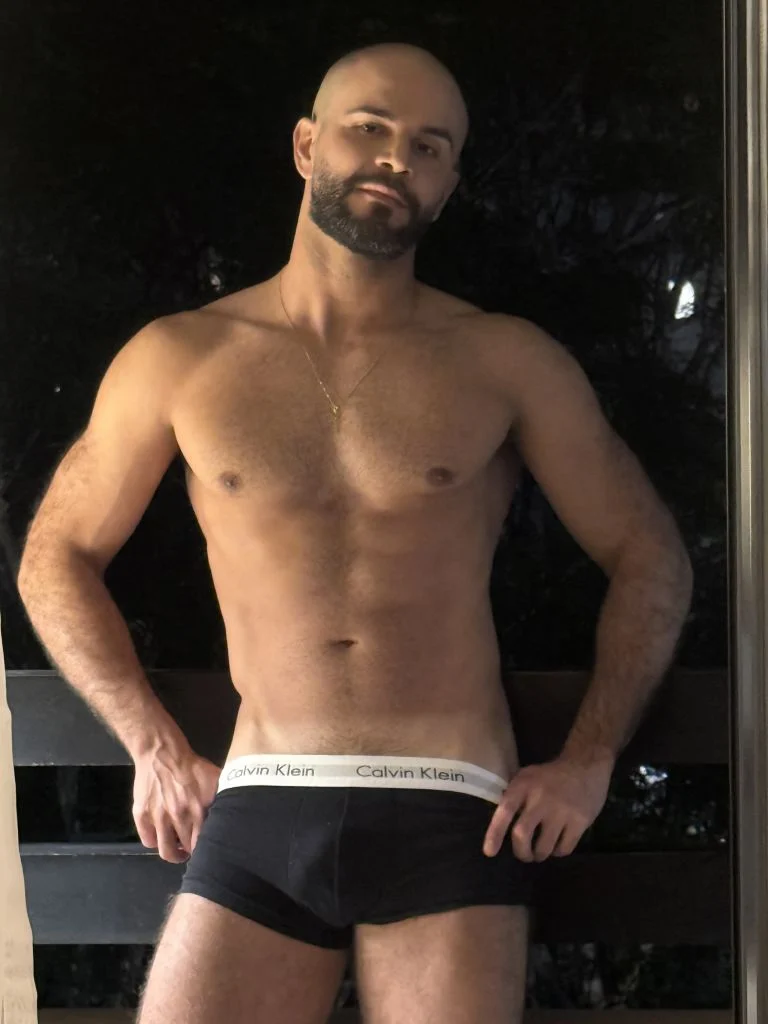Xiao Jun, male escort in Hong Kong, recommendation photo 5
