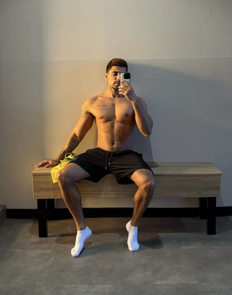 Royal Heng, male escort in Hong Kong, recommendation photo 6