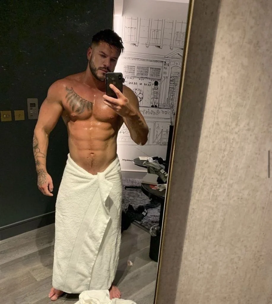 Jian Star, male escort in Hong Kong, recommendation photo 1