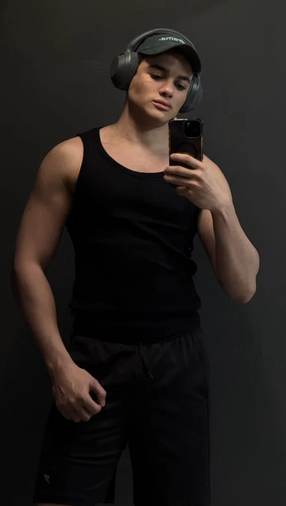 He Wei, Hong Kong profile photo 16