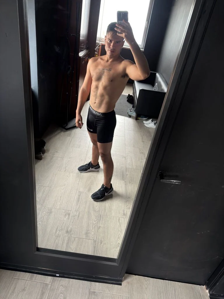 Zheng Ren-Jun, male escort in Hong Kong, recommendation photo 6