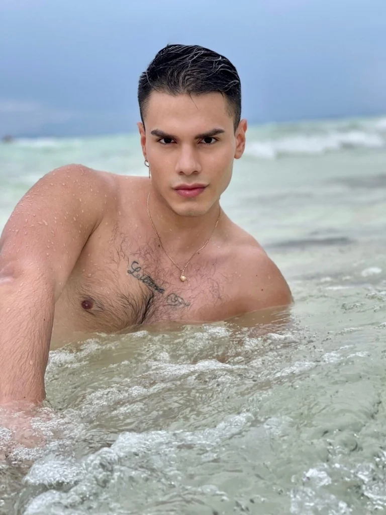 Zheng Ren-Jun, Hong Kong profile photo 10