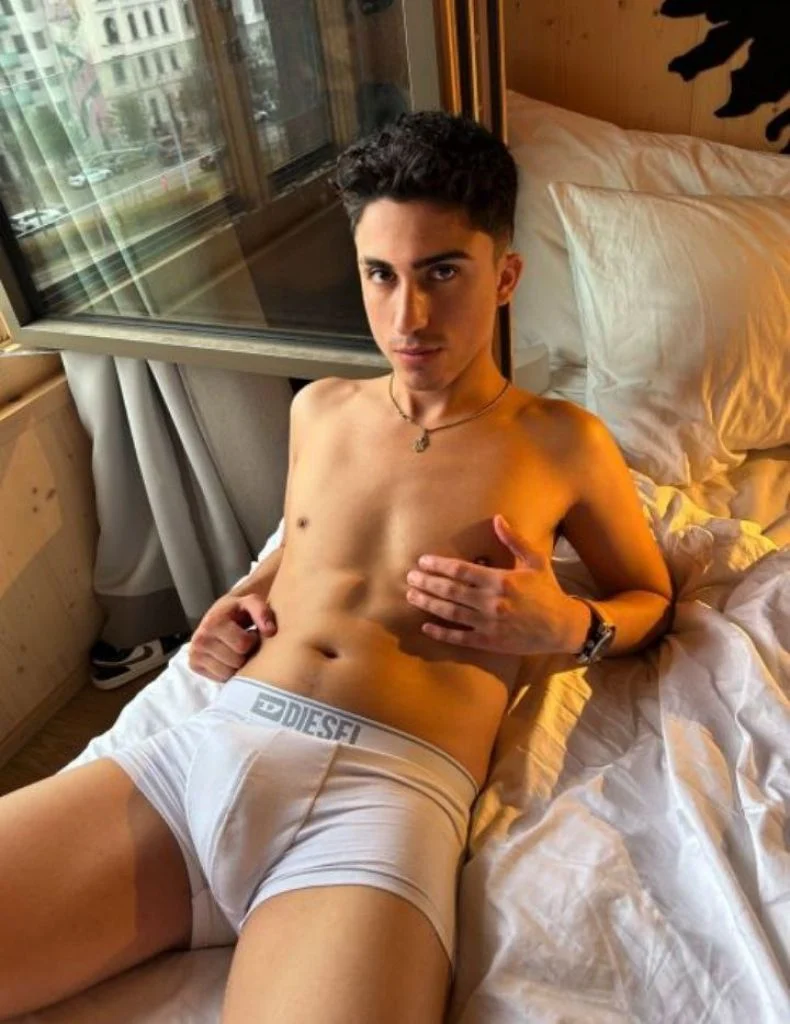 Luo Qiang, male escort in Hong Kong, recommendation photo 2