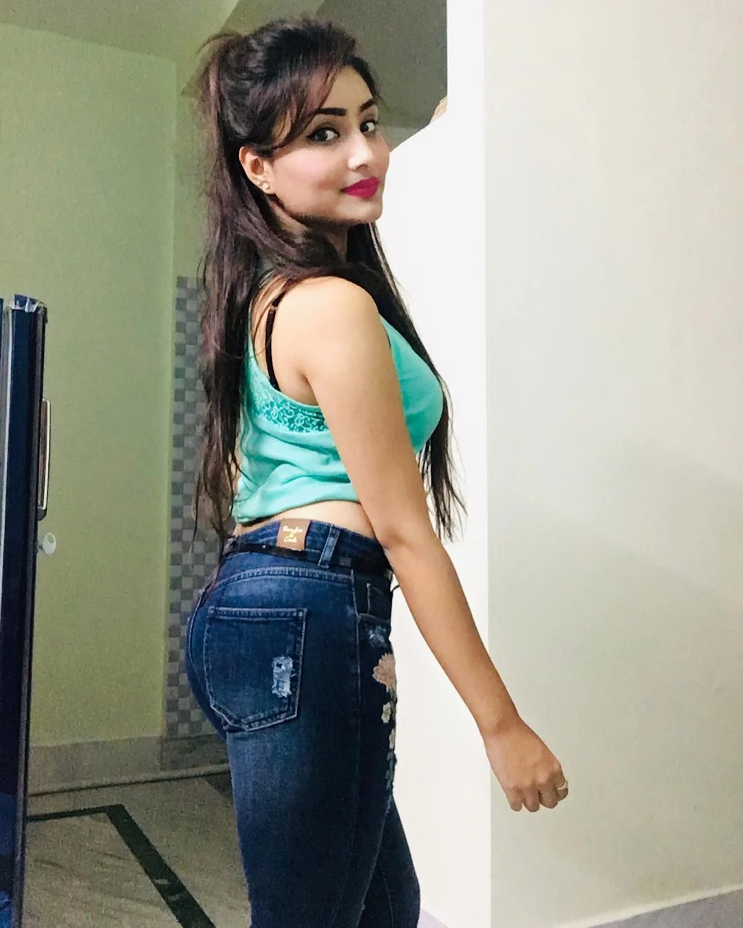 Photo next profile Navya Noir
