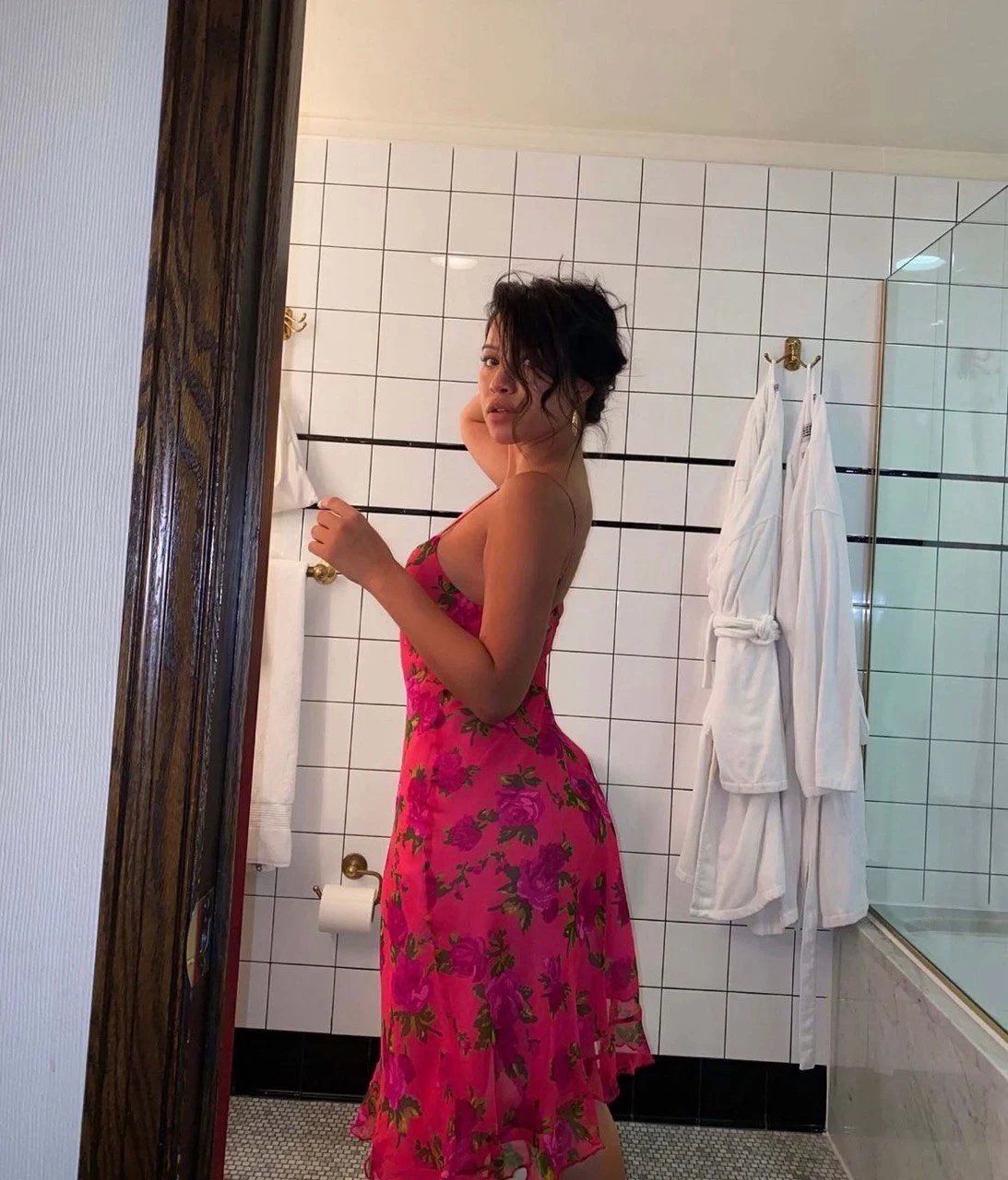 Liang Fei, female escort in Hong Kong, recommendation photo 1
