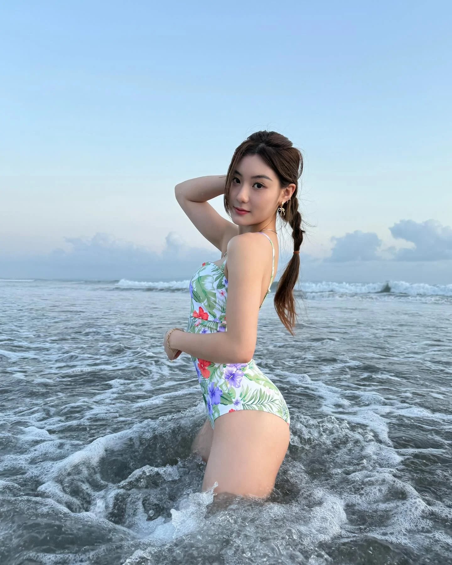 Song Rina-Xiu, female escort in Hong Kong, recommendation photo 2