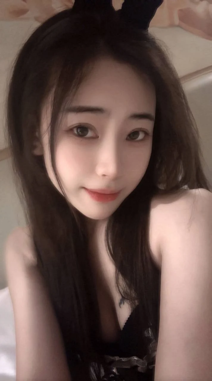 Li Rui-Lan, female escort in Hong Kong, recommendation photo 1