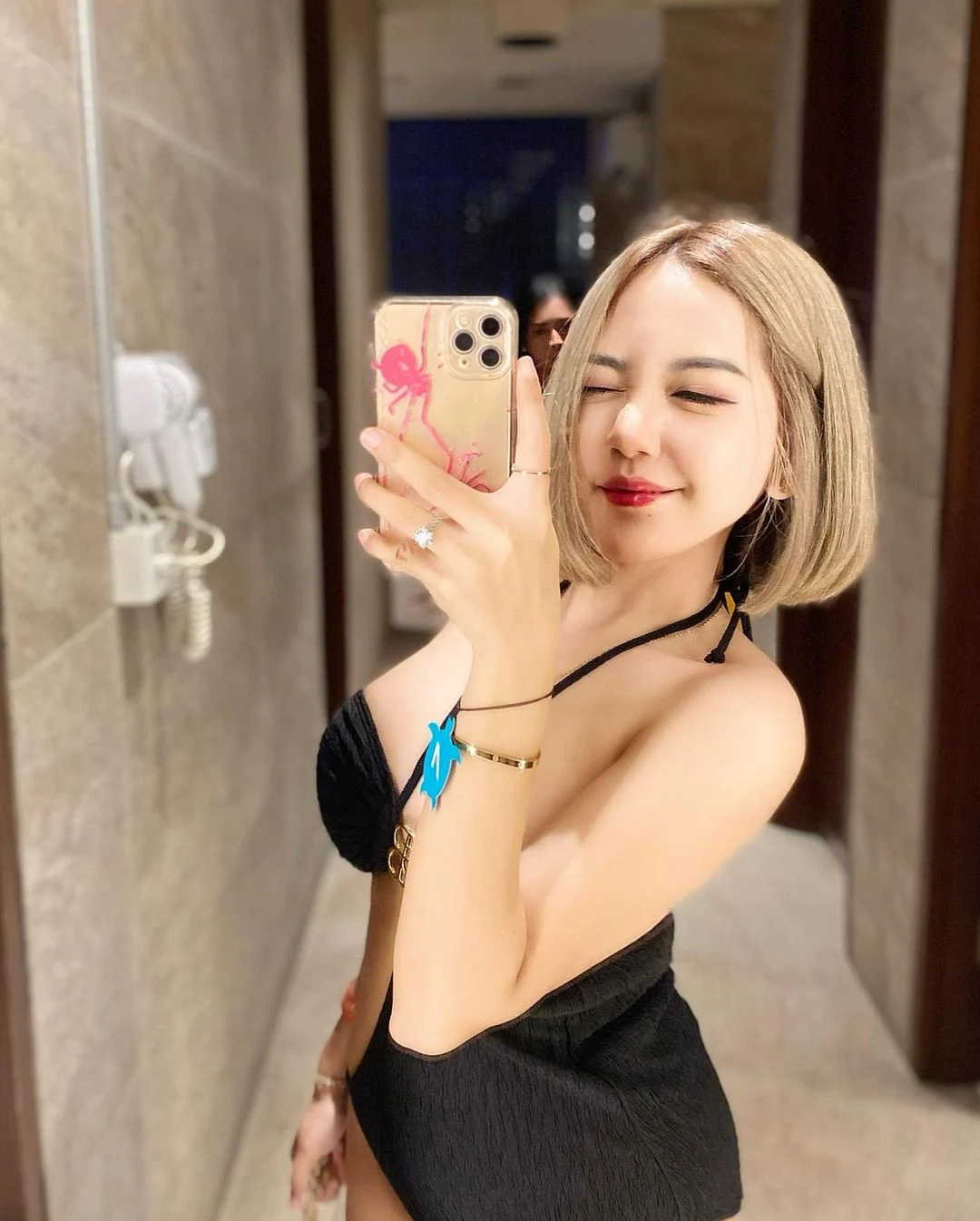 Han Liya, female escort in Hong Kong, recommendation photo 6