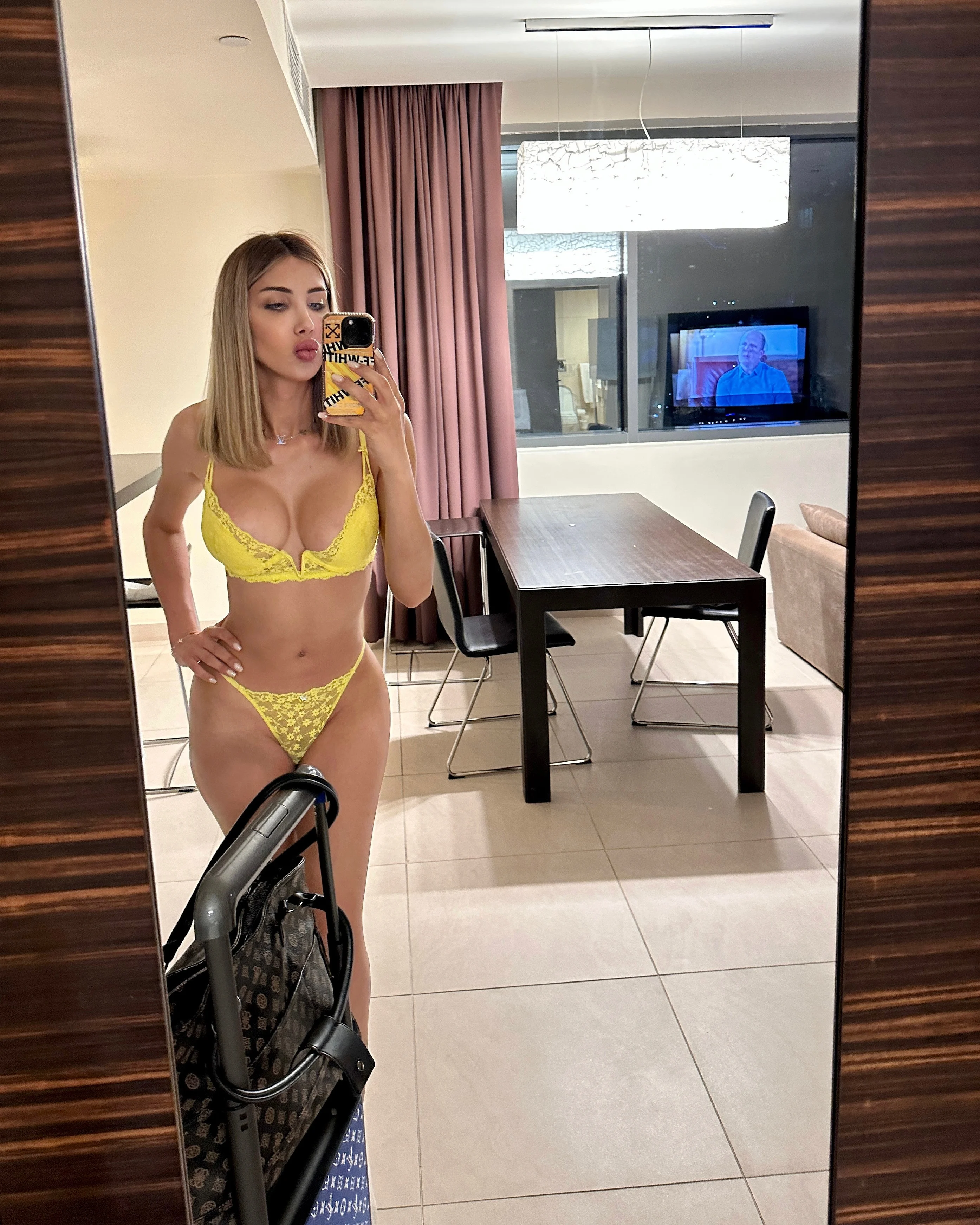 Cao Fei, female escort in Hong Kong, recommendation photo 2